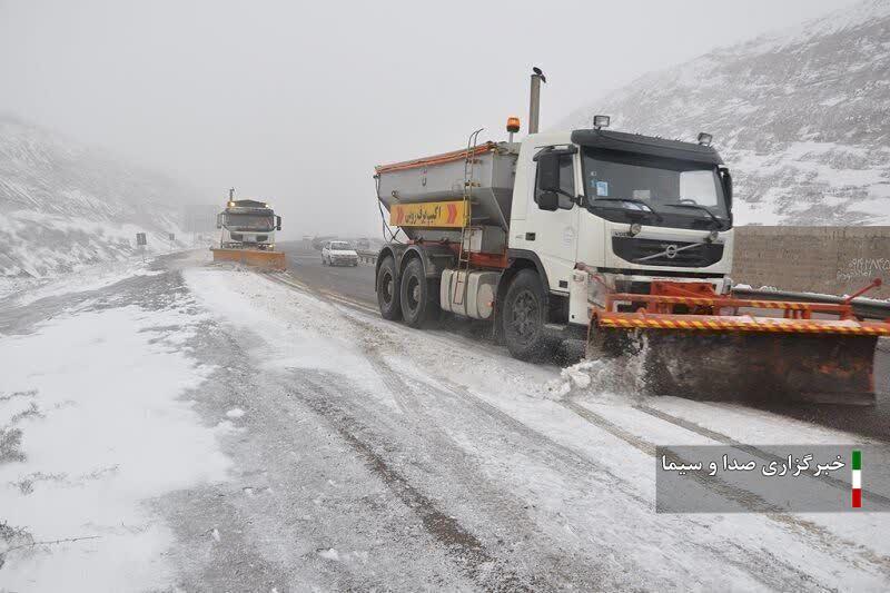 بازگشایی راههای روستایی برفگیر دلفان لرستان