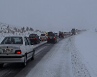 بارش برف و لغزندگی جاده‌های استان سمنان