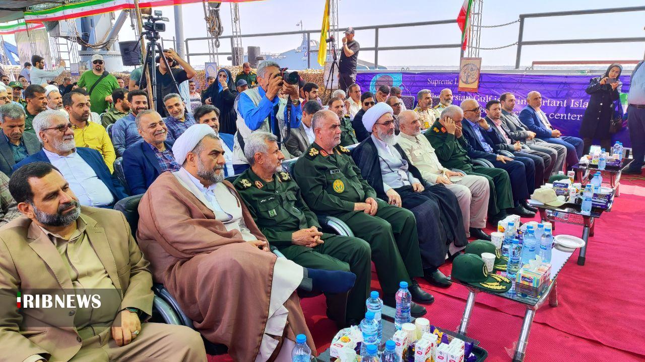 برگزاری آیین روز ملی خلیج فارس در بوشهر روی عرشه ناو نظامی