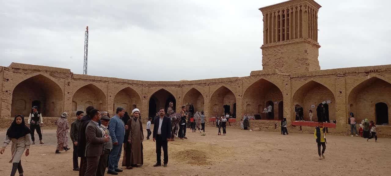 افتتاح بازارچه کسب و کار دانش آموزی در روستای قاسم‌آباد بجستان