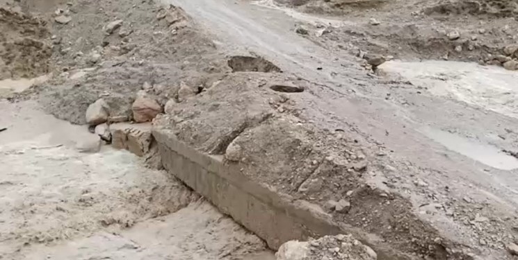 مسدود شدن راه پنج روستا در دیشموک بر اثر بارش‌ باران
