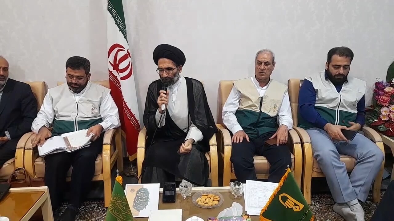 دیدار خادمیاران رضوی با امام جمعه کاشان