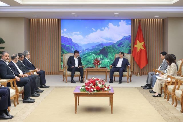 دیدار سردار رادان با نخست وزیر ویتنام