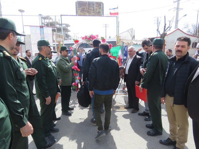 اعزام کاروان فرهنگیان بسیجی مهاباد به مناطق عملیاتی دوران دفاع مقدس