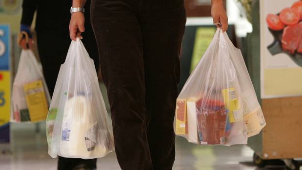 لزوم ابلاغ ممنوعیت عرضه کیسه پلاستیکی رایگان در فروشگاه‌های زنجیره‌ای