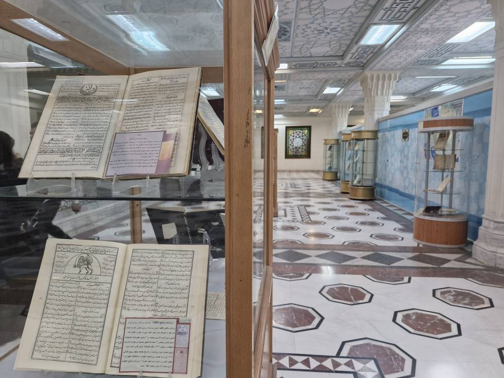 «گزیده نفایس مطبوعات ایران»، پیش روی مخاطبان در کتابخانه مرکزی رضوی