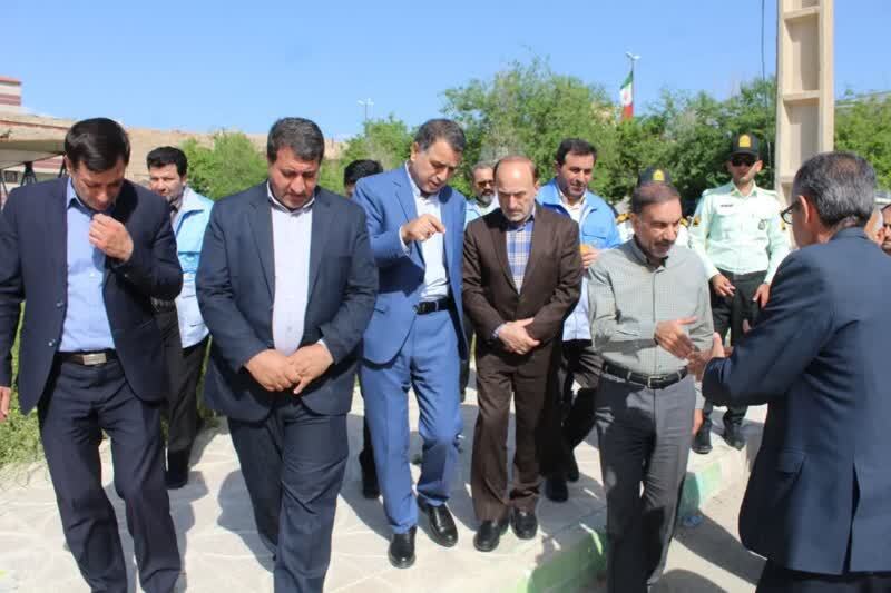 بازدید میدانی رئیس سازمان مدیریت بحران کشور از بنا‌های آسیب دیده زلزله ۹۶