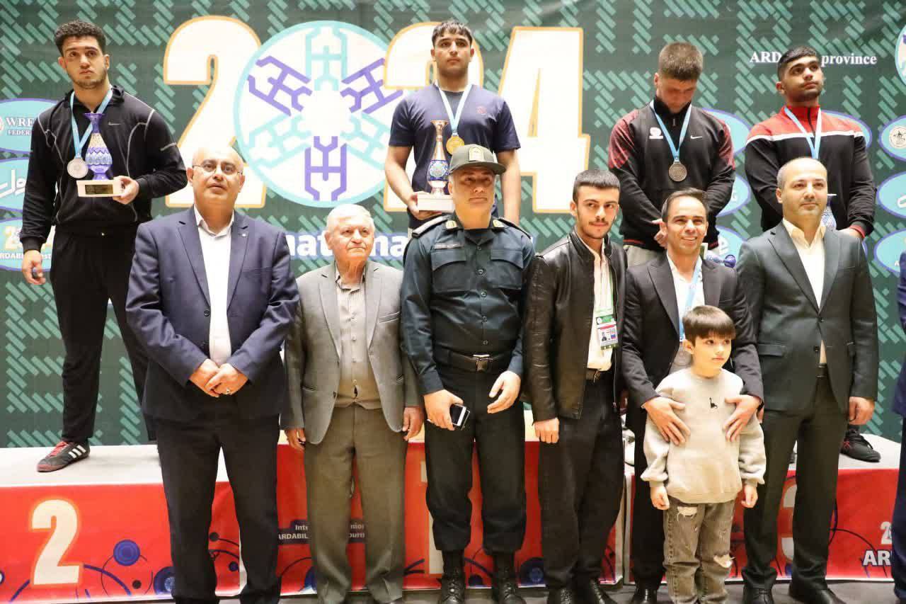 کسب نشان نقره کشتی گیر کردستانی در رقابت های بین‌المللی کشتی فرنگی جام صفوی