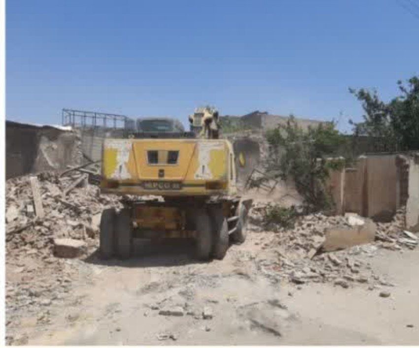 رفع خطر و تخریب ساختمان خطر سازدر شهر نیشابور