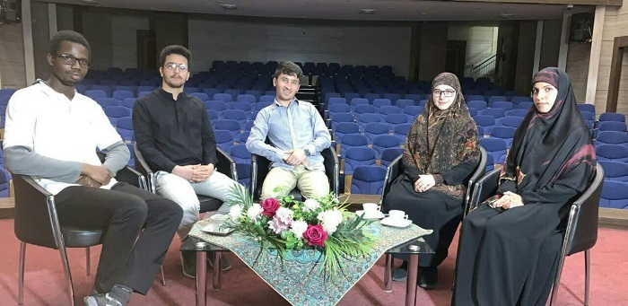 دانشجویان بین الملل در مشهد؛ شهادت رئیس جمهور و همراهانش مایه تاثر و تاسف جهان اسلام