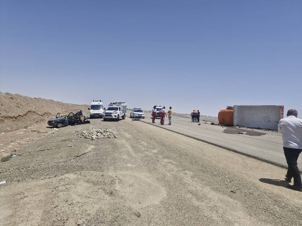 تصادف مرگبار سواری و کامیون در جاده سرخه - آرادان
