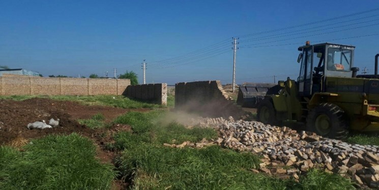 تخریب ساخت و ساز غیر مجاز در اراضی کشاورزی رامهرمز