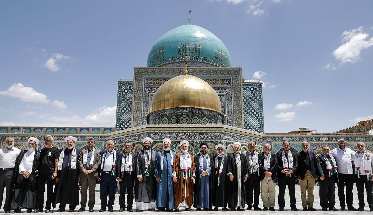 تشرف جمعی از مسئولان و مدیران فلسطینی به بارگاه رضوی