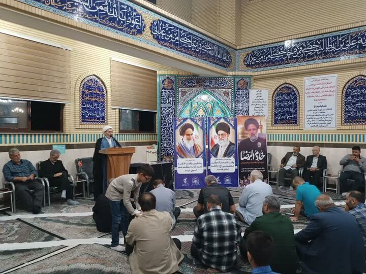 تبیین مکتب امام‌خمینی(ره) در کانون‌های مساجد آذربایجان غربی