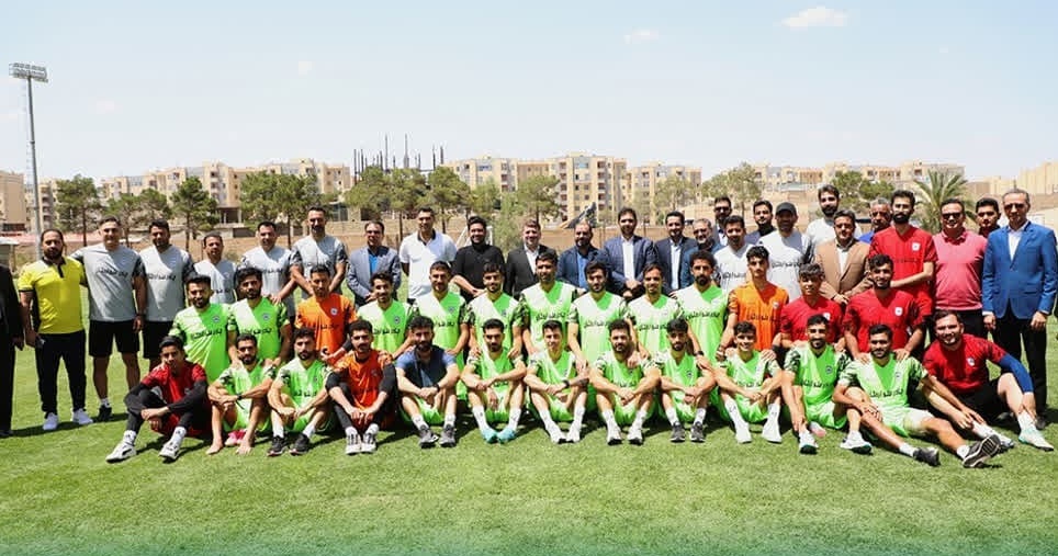 صعودی تاریخی به لیگ برتر فوتبال کشور 