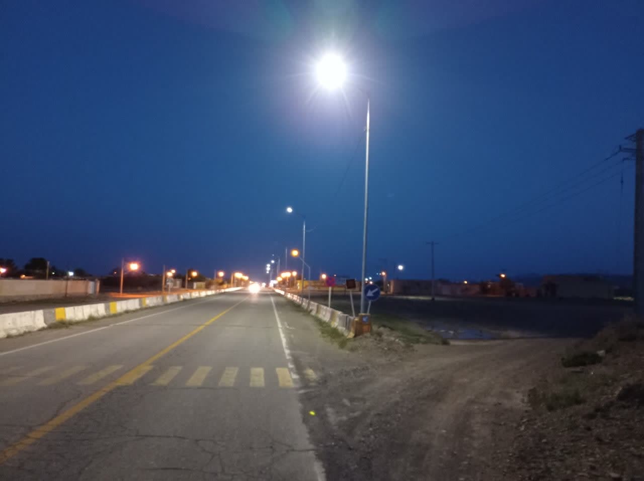 اجرای روشنایی به طول ۶۰۰ متر در محور‌های شهرستان درمیان