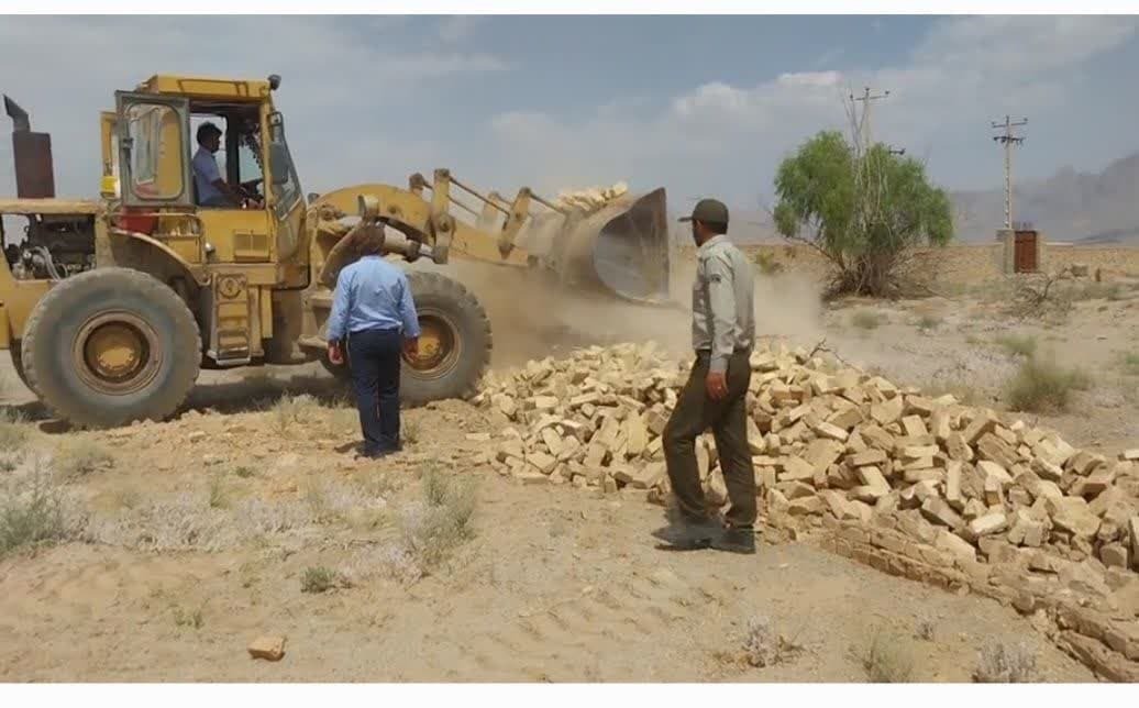 باز پس گیری ۱۱هزار مترمربع از اراضی ملی شهرستان مهریز