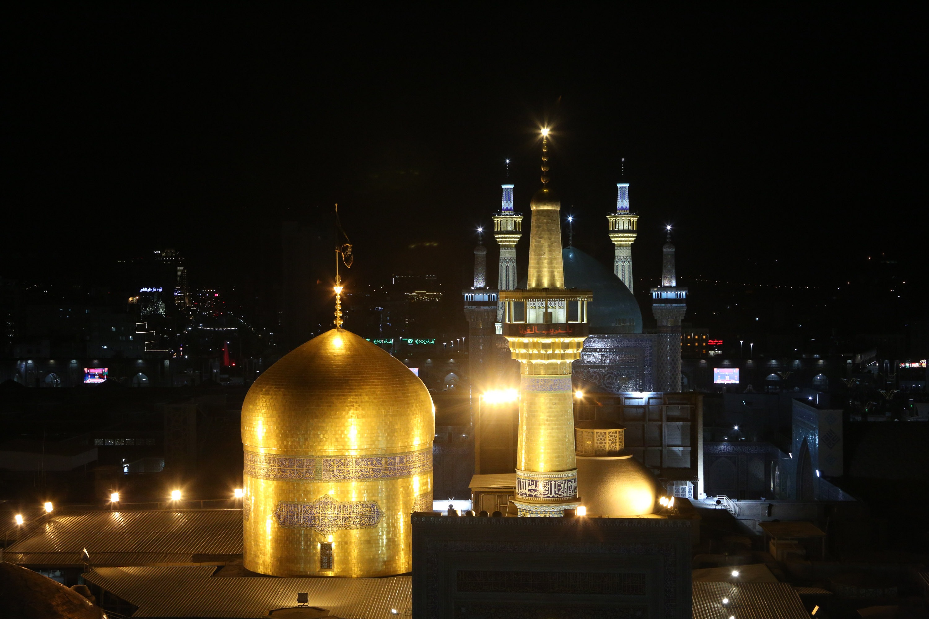 حرم مطهر رضوی سوگوار امام محمد باقرعلیه السلام