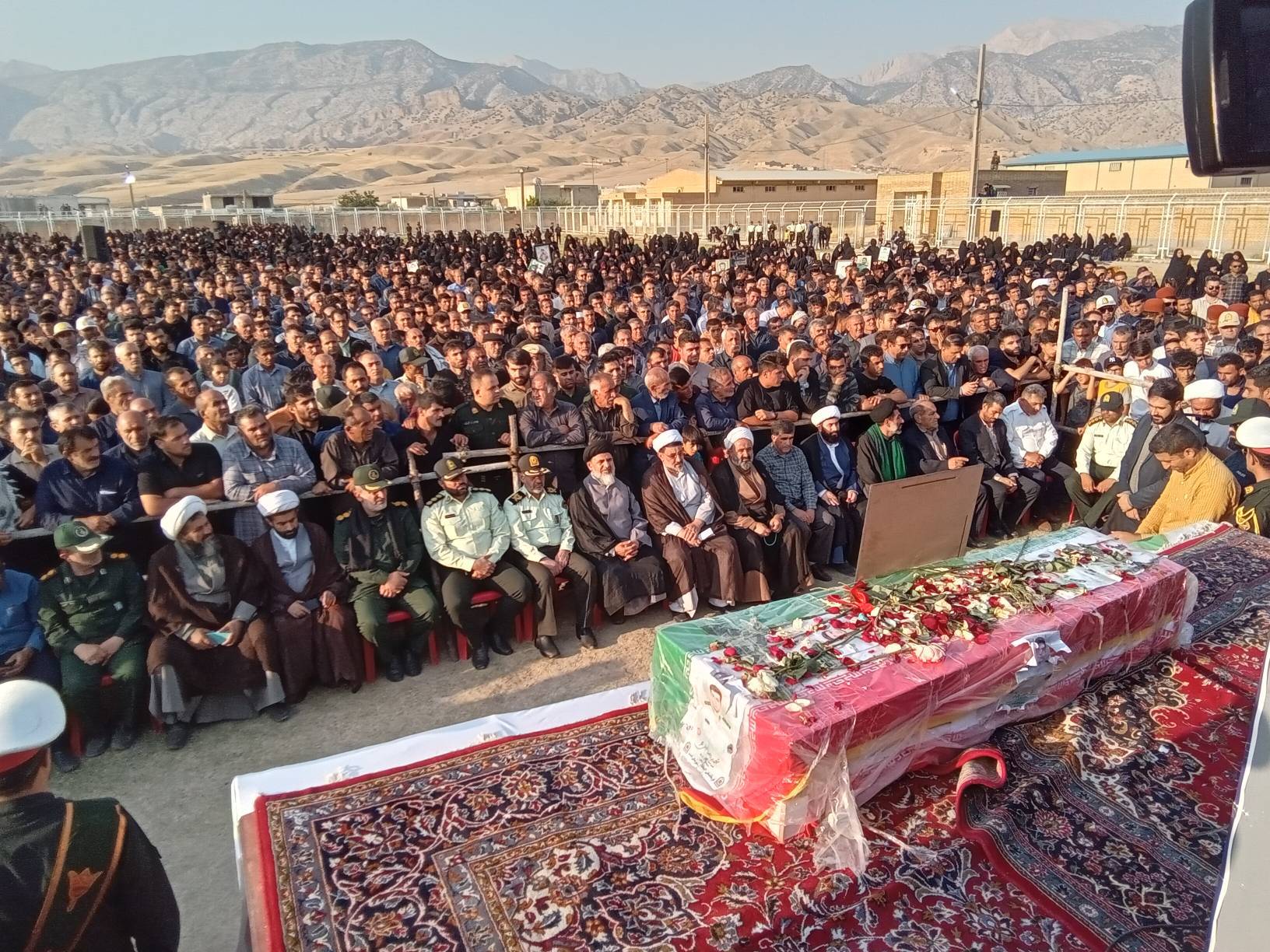 تشییع و خاکسپاری شهید مدافع امنیت ستوانیکم خلیلی مهر در صیدون