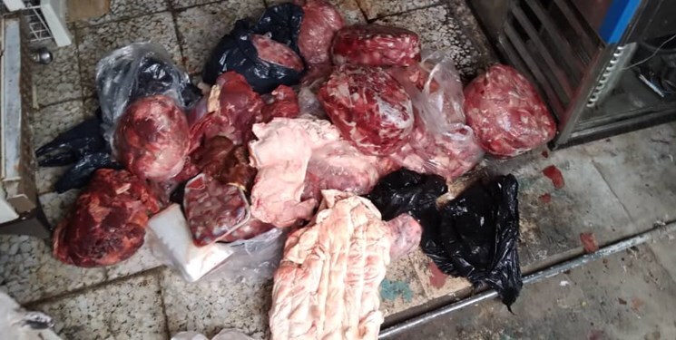 کشف و ضبط ۲۳۸ کیلوگرم گوشت غیر قابل مصرف در مهاباد