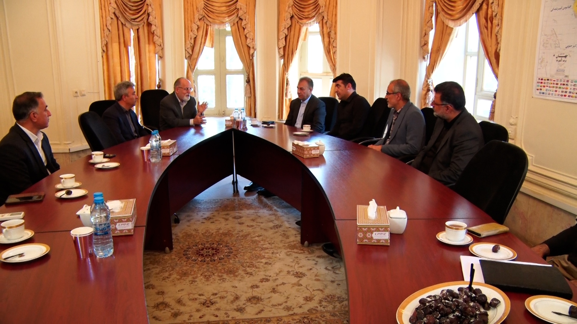 گرامیداشت یادوخاطره وزیر امور خارجه از شهدای سانحه بالگرد رئیس جمهور دراصفهان