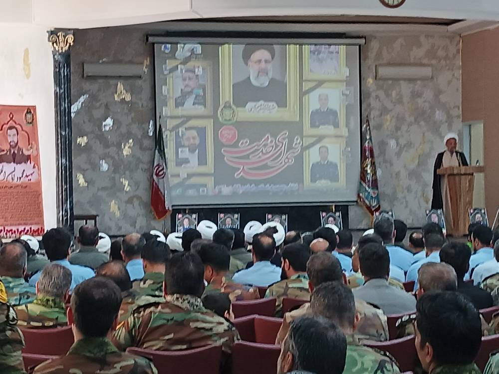 برگزاری آیین بزرگداشت مقام شهیدجمهور وهمراهانشان در قرارگاه شمال شرق ارتش در مشهد