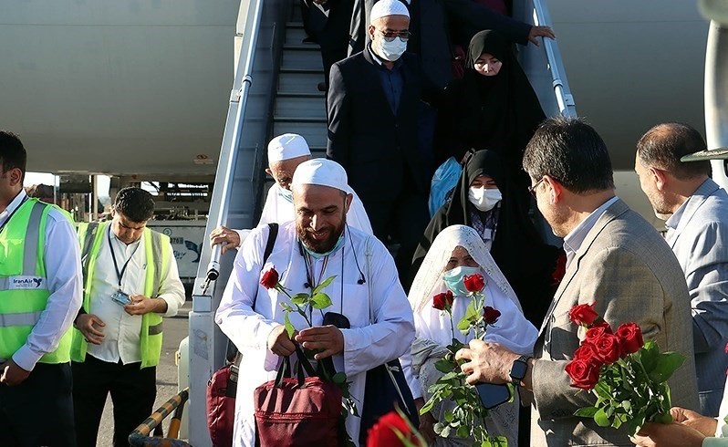 ورود نخستین پرواز حاجیان خراسانی به فرودگاه شهید هاشمی نژاد مشهد