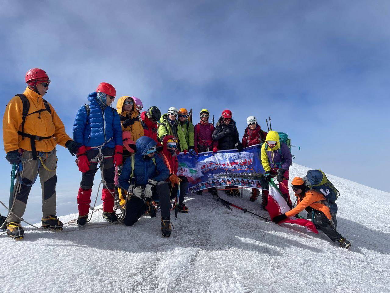 صعود بانوی گیلانی با تیم کوهنوردی کارگری ایران به قله آرارات