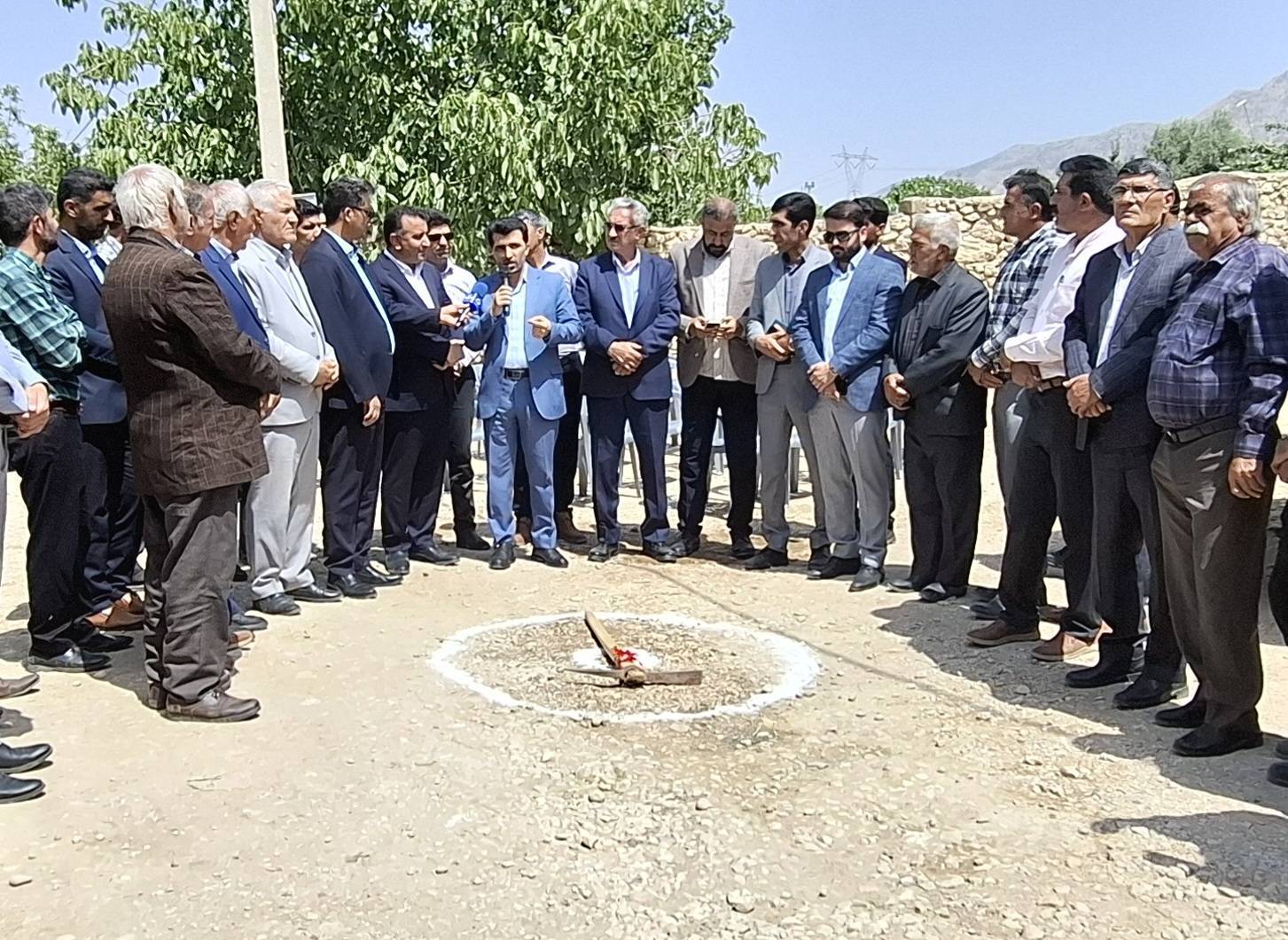 آزادسازی وآسفالت معابر دو روستای گنجه‌ای کهنه و بزرگ در بویراحمد