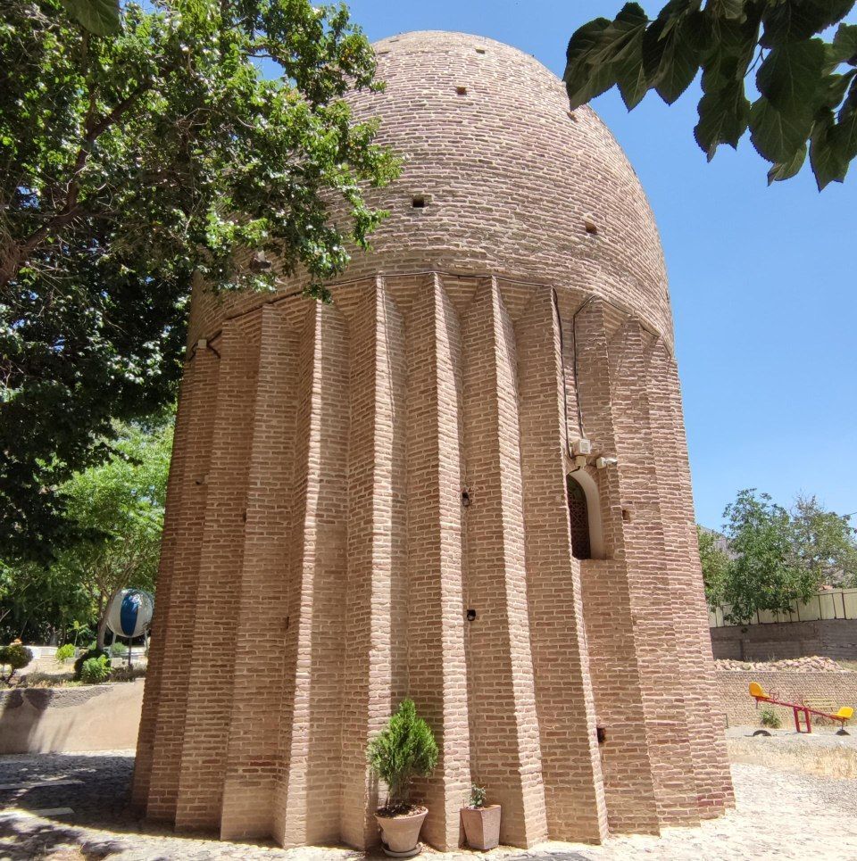 برج آرامگاهی کردان تجلی ۲۳ قرن هنر و معماری ایرانی