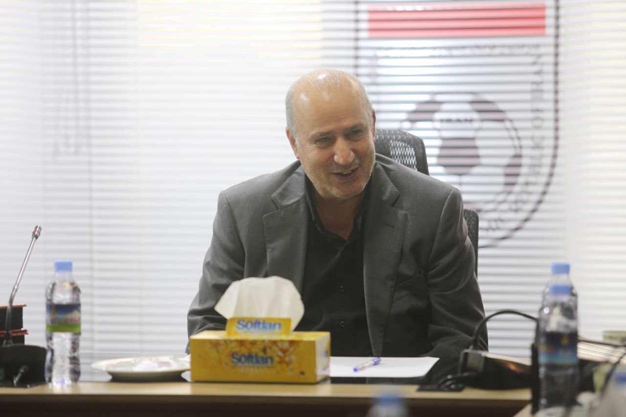 تاکید رییس فدراسیون فوتبال برای لزوم استانداردسازی ورزشگاهها