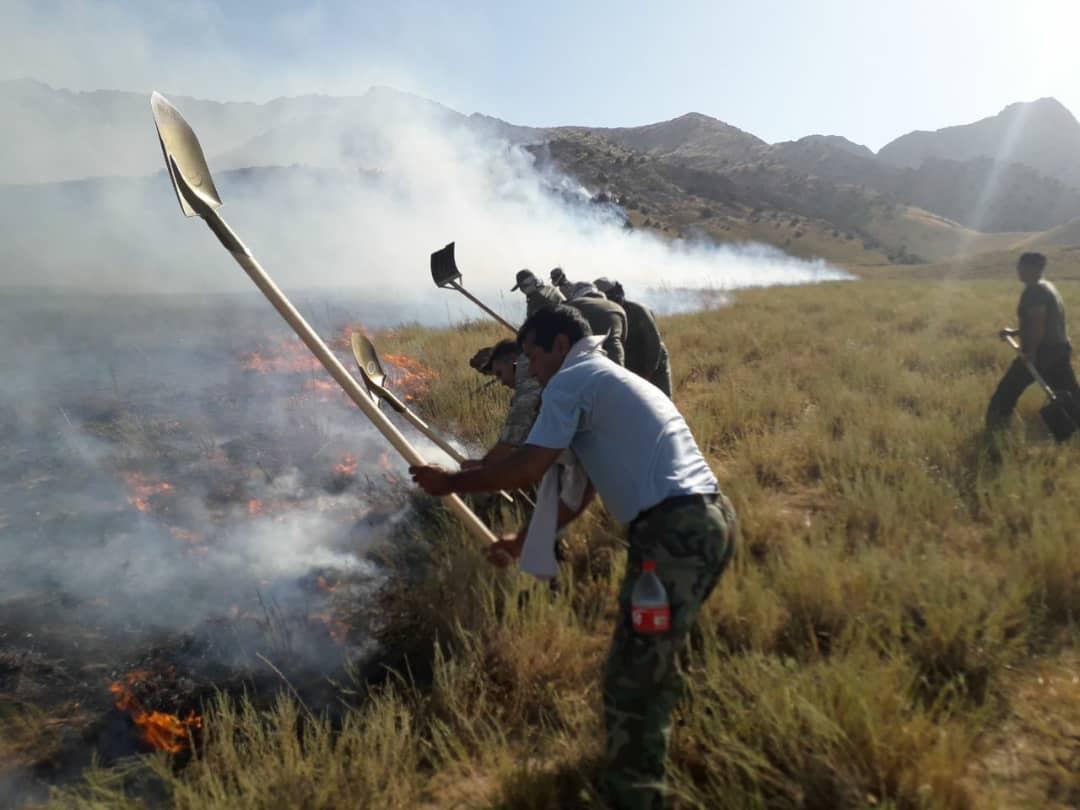 مهار آتش‌سوزی در منطقه حفاظت شده در بادام قوچان