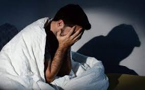 عوارض کم خوابی؛ کاهش تمرکز و انرژی، خستگی و خواب آلودگی و آسیب به حافظه
