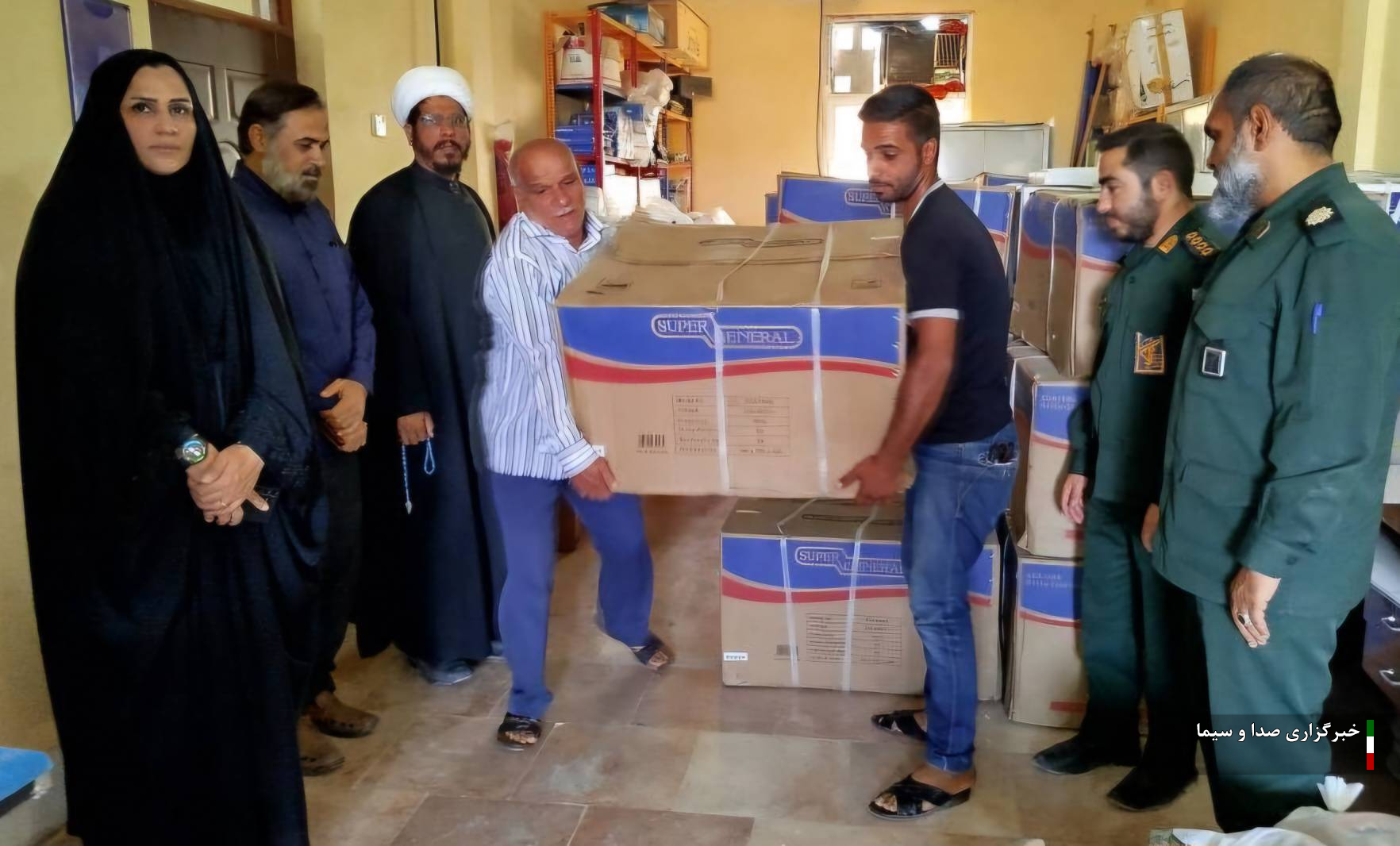 اهدای ۲۵ دستگاه کولر گازی به مددجویان کمیته امداد بندر امام خمینی
