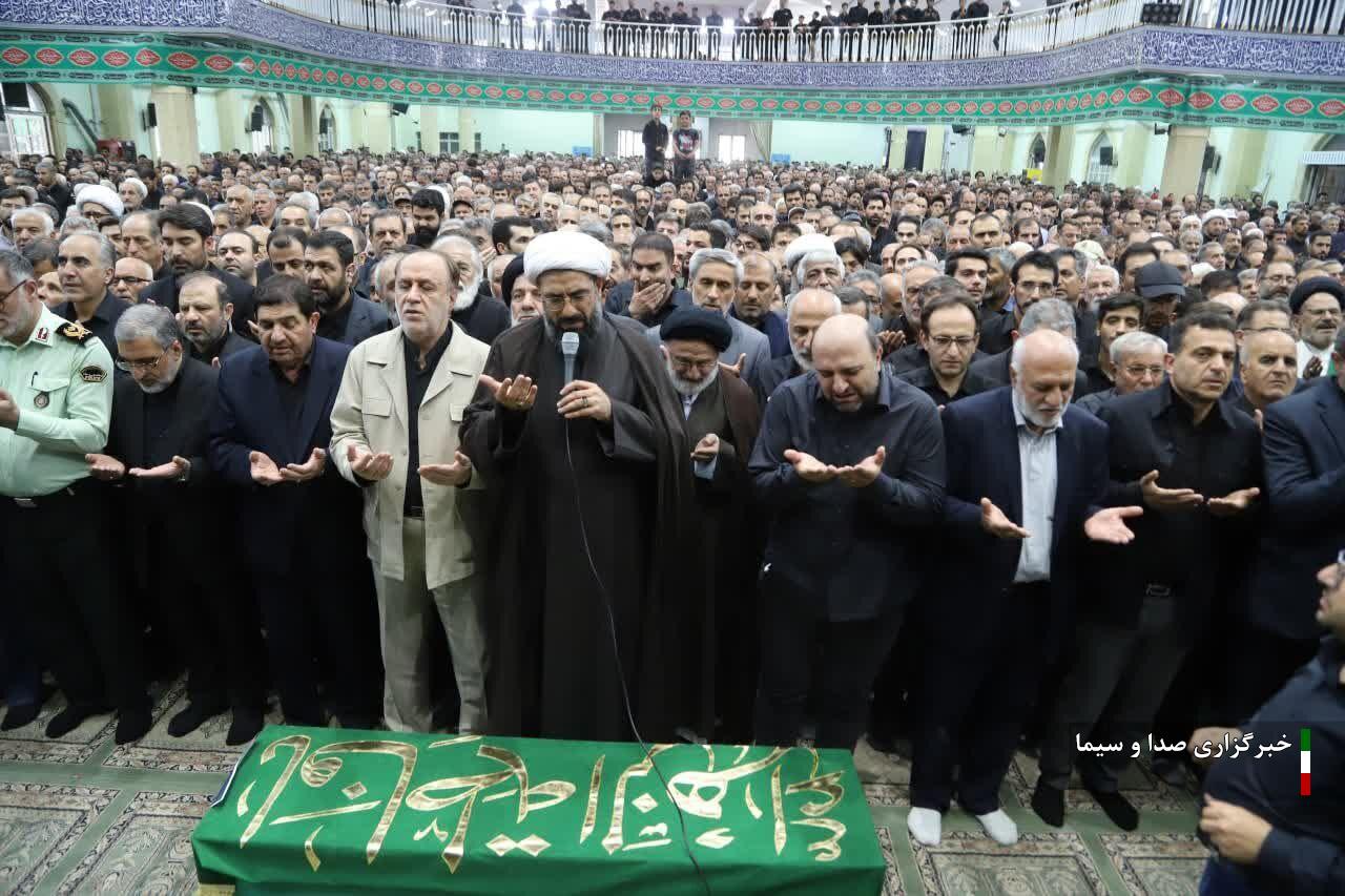 تشییع و اقامه نماز برپیکر پدر شهیدان «حجازی» در همدان 