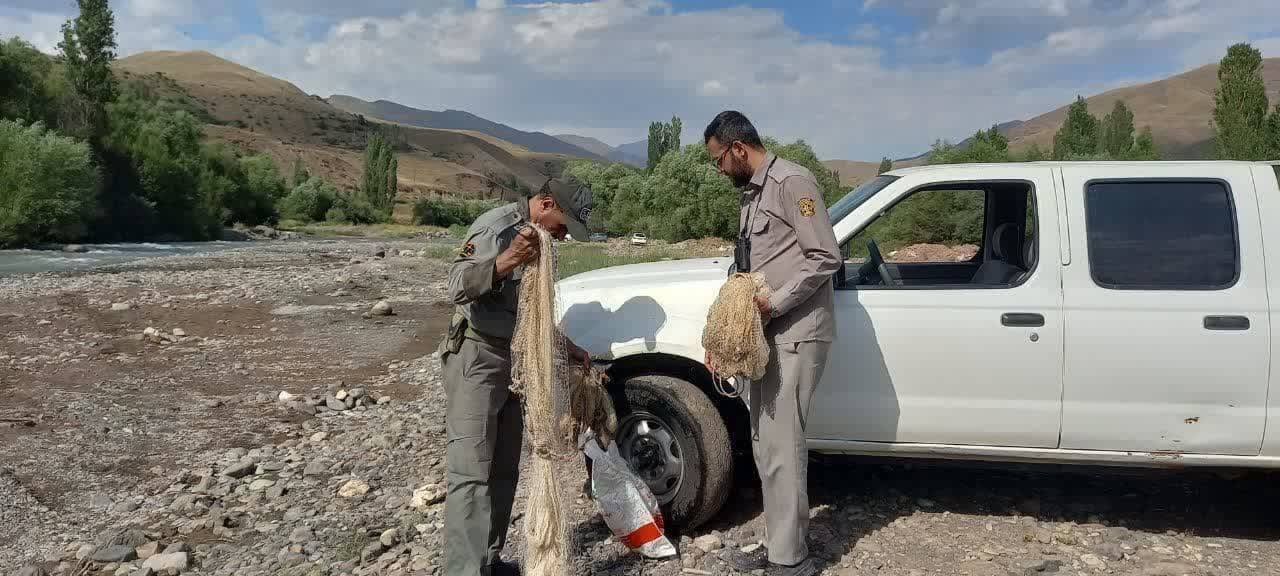 جمع آوری تور‌های ماهیگیری غیر مجاز در طالقان