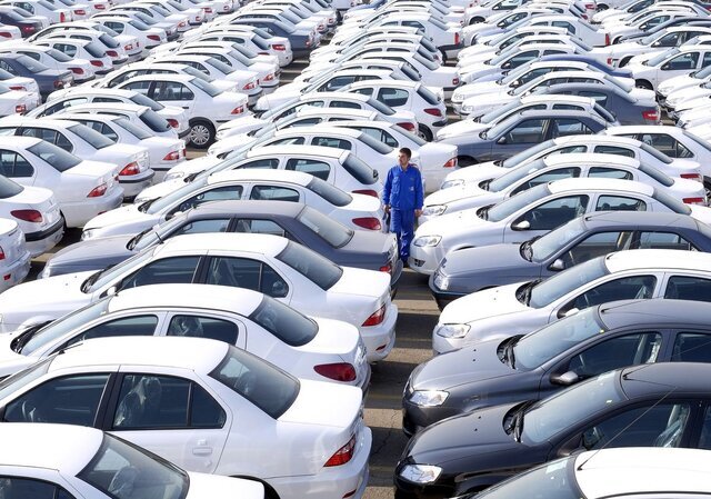 پیش‌بینی ادامه‌دار بودن روند کاهشی قیمت خودرو در بازار