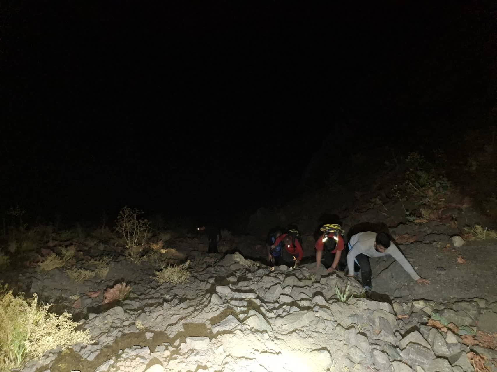 تلاش ۱۰ ساعته امدادگران برای نجات ۶ کوهنورد در ارتفاعات طالقان