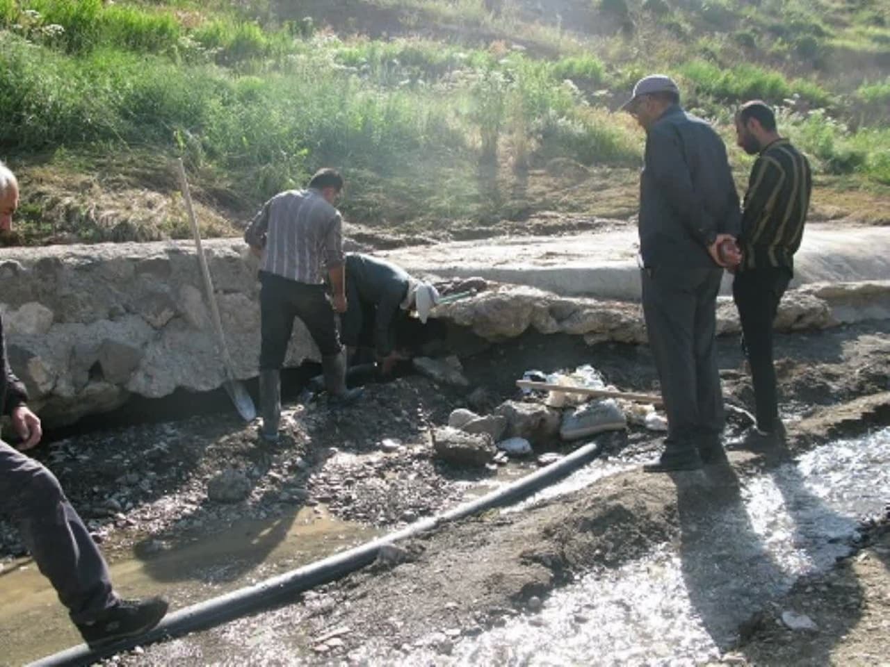 خسارت به تاسیسات آبرسانی به روستای بدولی شهرستان چالدران