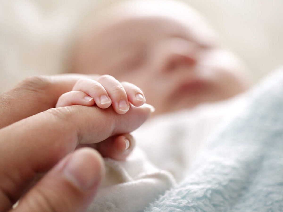 نوزاد عجول تربتی داخل آمبولانس اورژانس ۱۱۵ به دنیا آمد