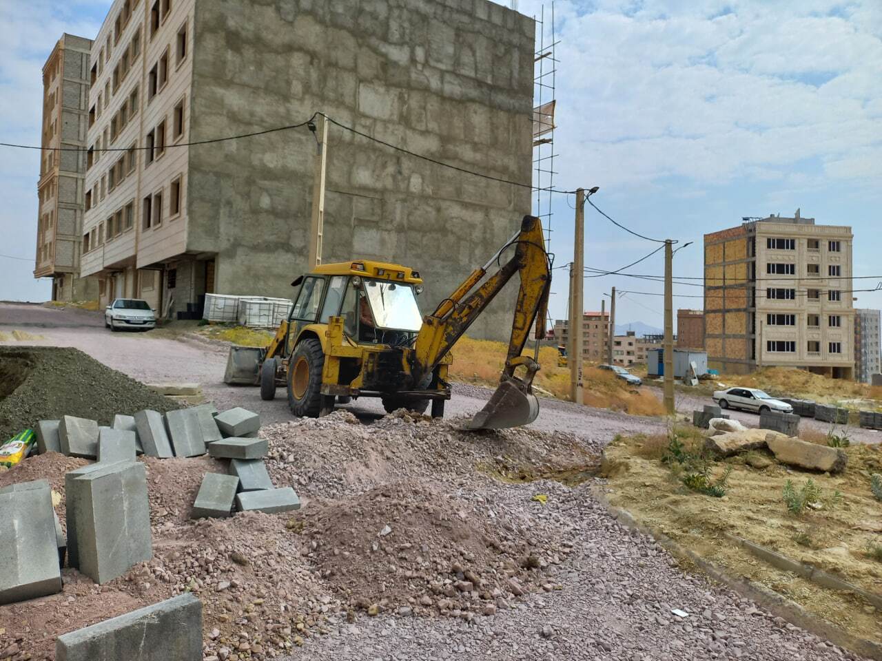 اجرای عملیات جدول‌گذاری در منشعبات خیابان گلشهر یک