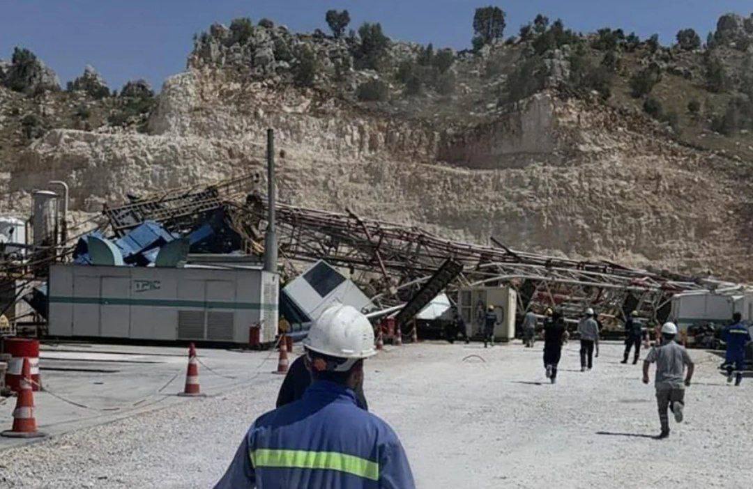 سقوط دکل نفتی و زخمی شدن ۴ کارگر در ترکیه