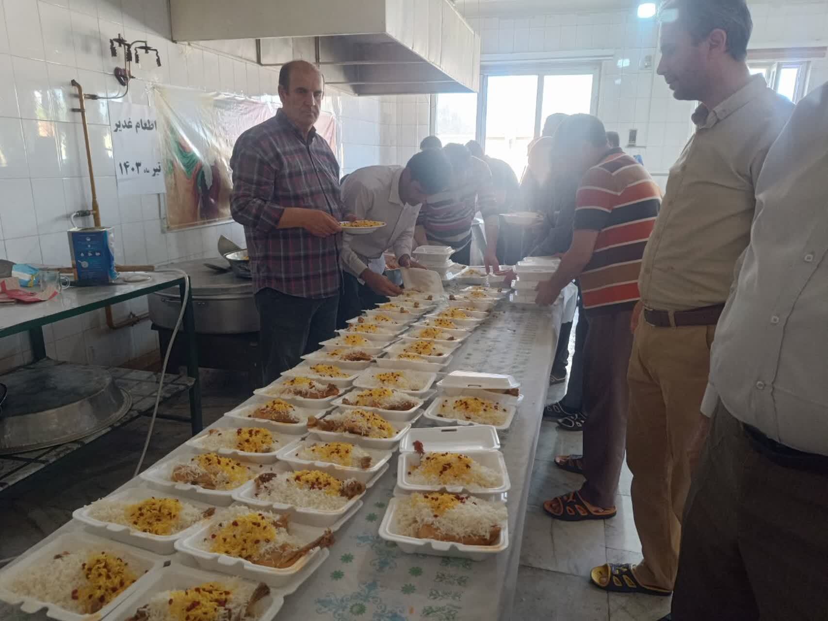 توزیع ۵هزار پرس غذای گرم در سلماس 