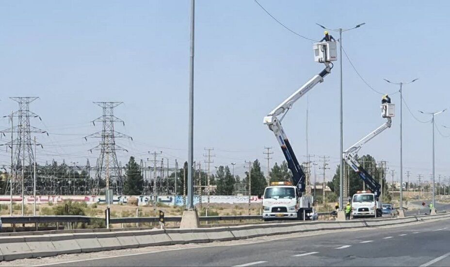 مقاوم سازی ۲۴۰ کیلومتر شبکه برق گناباد در دولت سیزدهم