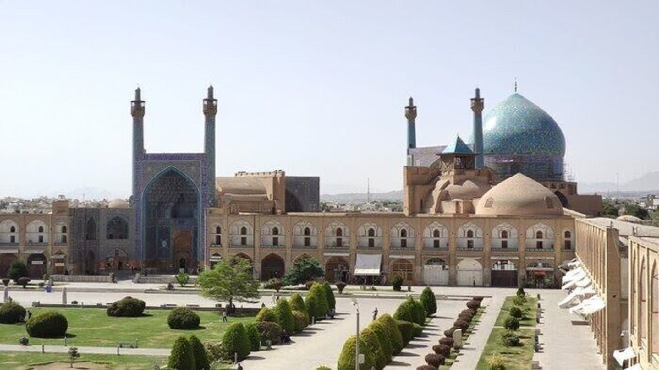 نشست پایه‌های «مسجد جامع عباسی» به سبب فرسودگی فاضلاب