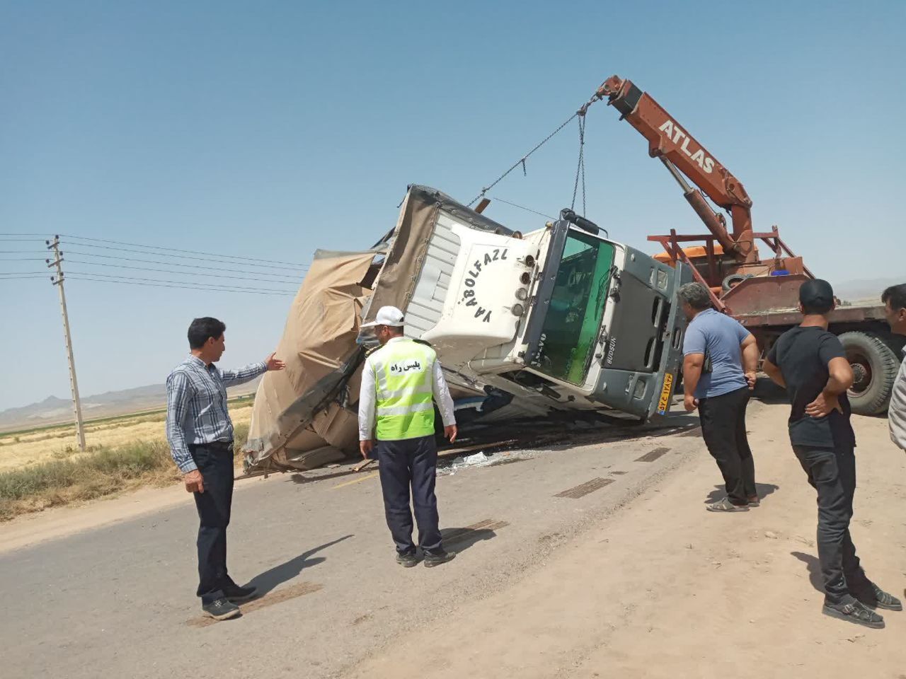 واژگونی کامیون در جاده رباط سنگ به اسدآباد در بخش رخ