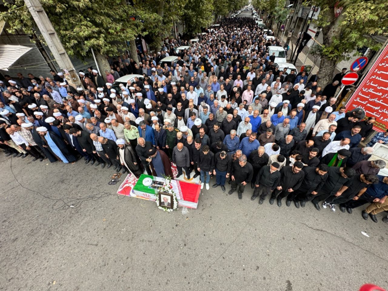 تشییع و خاکسپاری روحانی فقید در لاهیجان