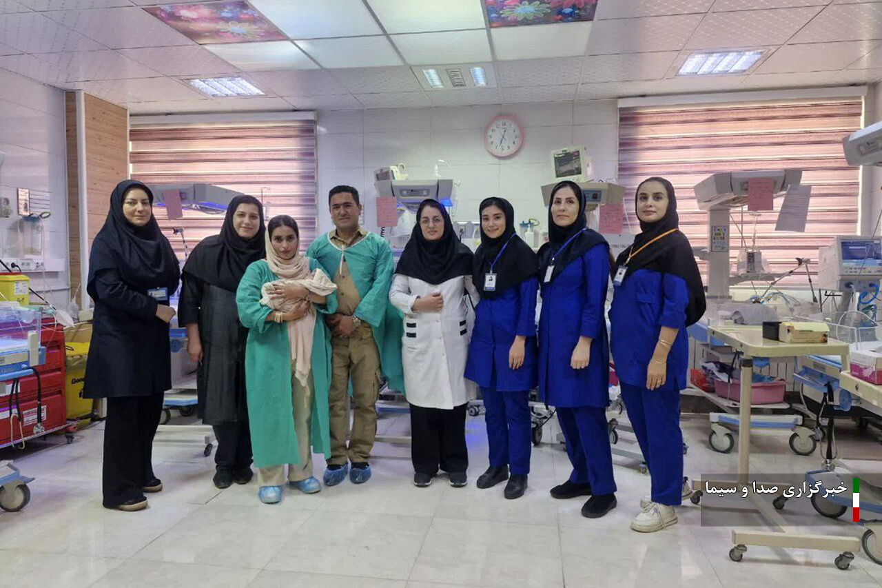 تولد نوزاد ۷۷۰ گرمی در بیمارستان علوی اردبیل