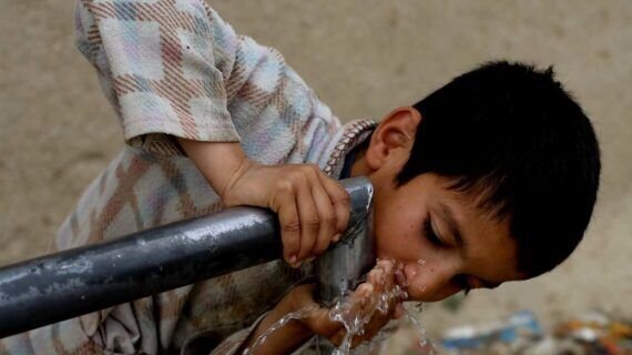 شناسایی بیماری‌های قابل انتقال از آب و غذا در نیشابور