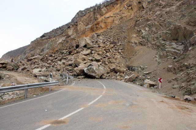 بازگشایی محور چوپانان به انارک